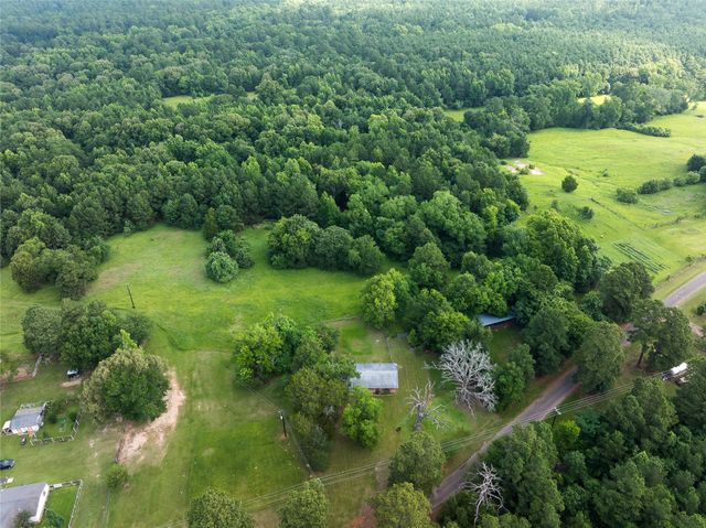 519 An County Road 450, Palestine, TX 75803