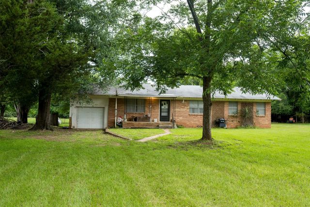 519 An County Road 450, Palestine, TX 75803