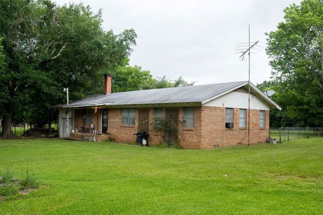 519 An County Road 450, Palestine, TX 75803