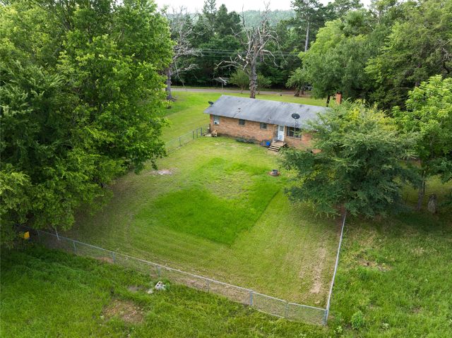 519 An County Road 450, Palestine, TX 75803