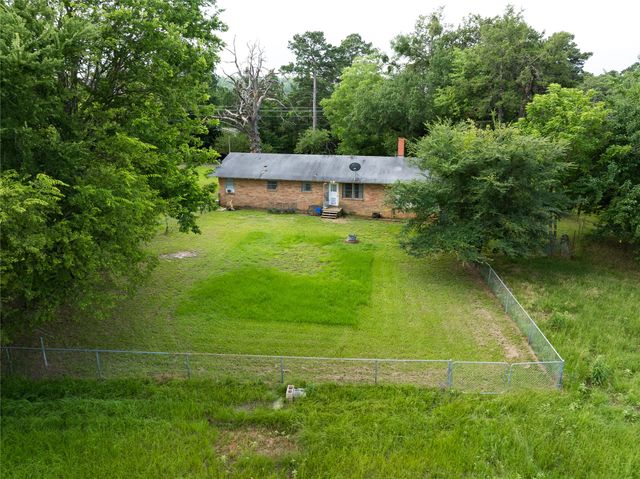 519 An County Road 450, Palestine, TX 75803
