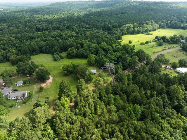 519 An County Road 450, Palestine, TX 75803
