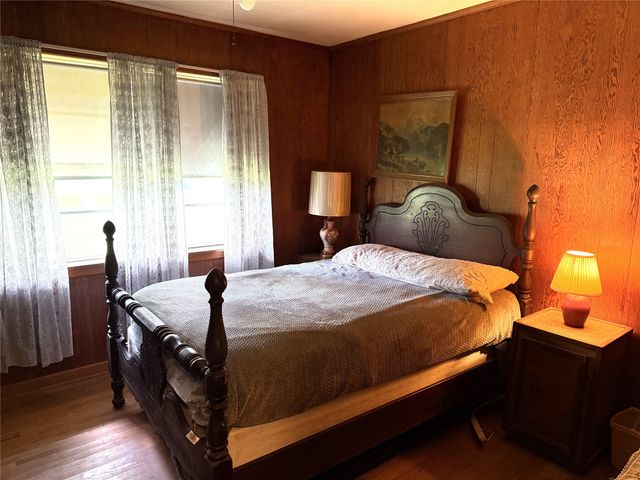 519 An County Road 450, Palestine, TX 75803