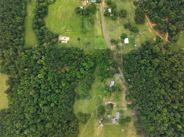 519 An County Road 450, Palestine, TX 75803