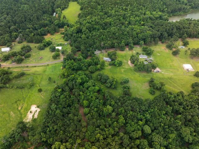 519 An County Road 450, Palestine, TX 75803