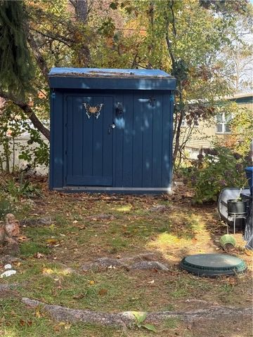 11 Krzak Road, North Kingstown, RI 02852