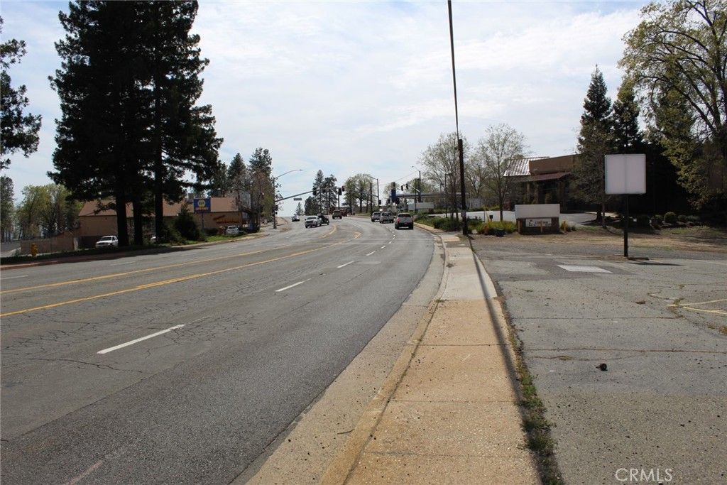 Image 3 of property listing at 6047 Clark Road, Paradise, CA 95969