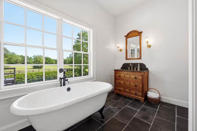 1975 Georgetown Road, Paris, KY 40361