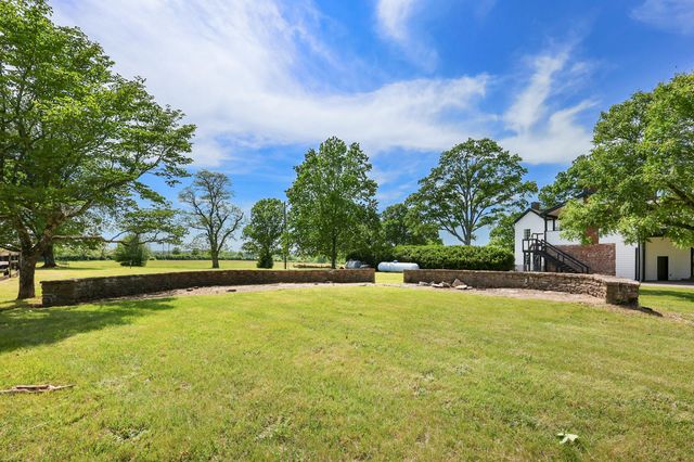 1975 Georgetown Road, Paris, KY 40361