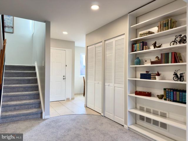 807 SUMMIT CHASE DR, Reading, PA 19611