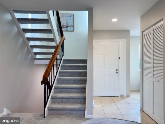 807 SUMMIT CHASE DR, Reading, PA 19611