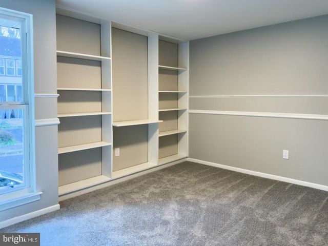 807 SUMMIT CHASE DR, Reading, PA 19611