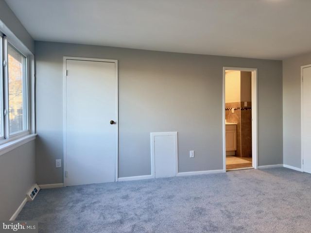 807 SUMMIT CHASE DR, Reading, PA 19611