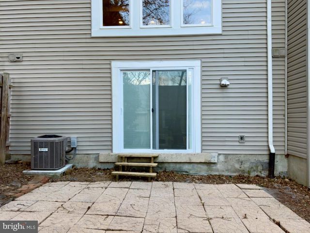 807 SUMMIT CHASE DR, Reading, PA 19611