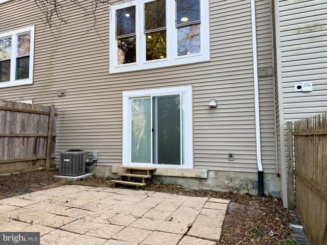 807 SUMMIT CHASE DR, Reading, PA 19611