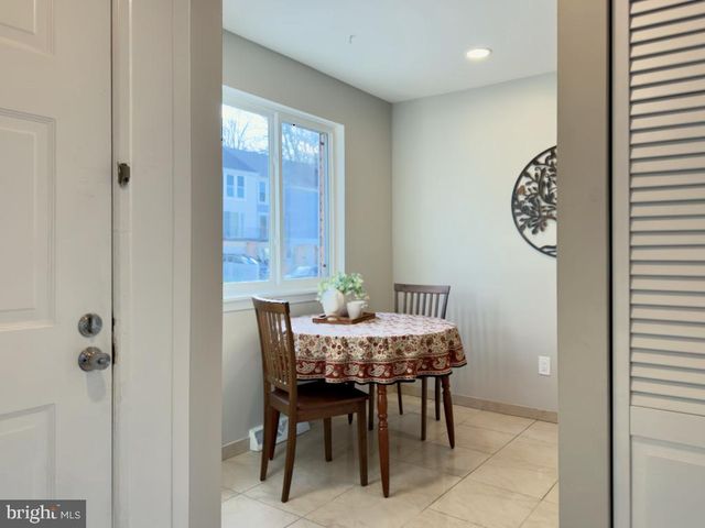 807 SUMMIT CHASE DR, Reading, PA 19611