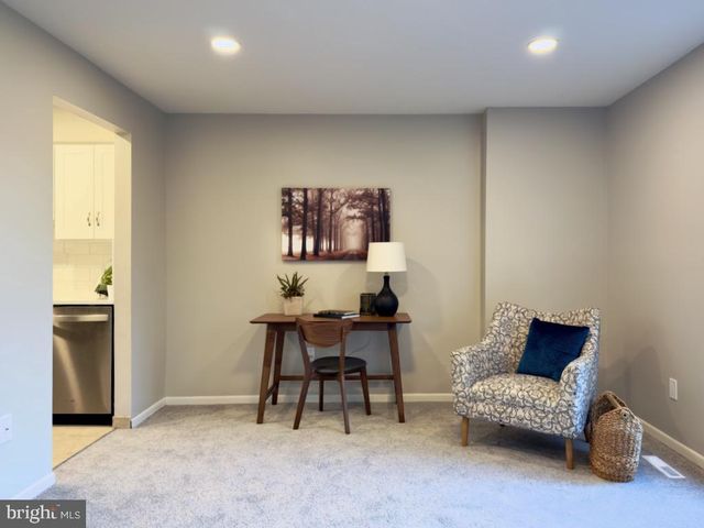 807 SUMMIT CHASE DR, Reading, PA 19611