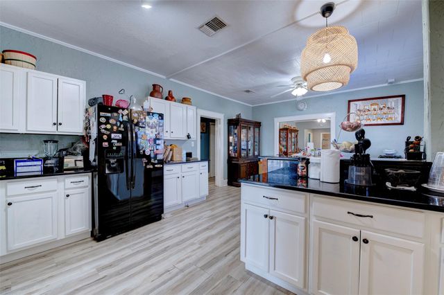 834 County Road 408, El Campo, TX 77437