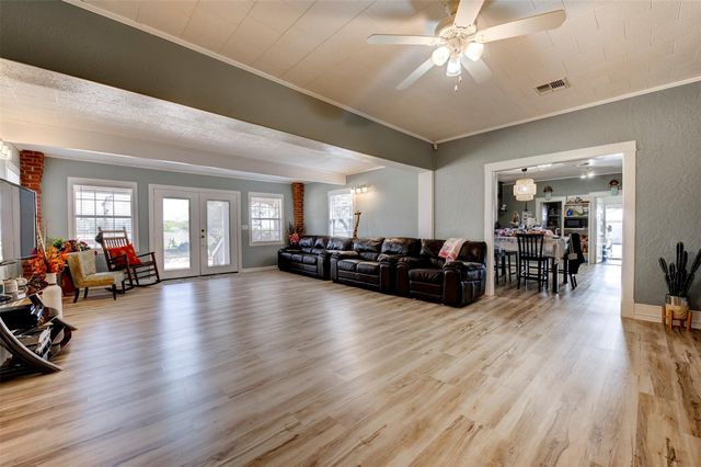 834 County Road 408, El Campo, TX 77437