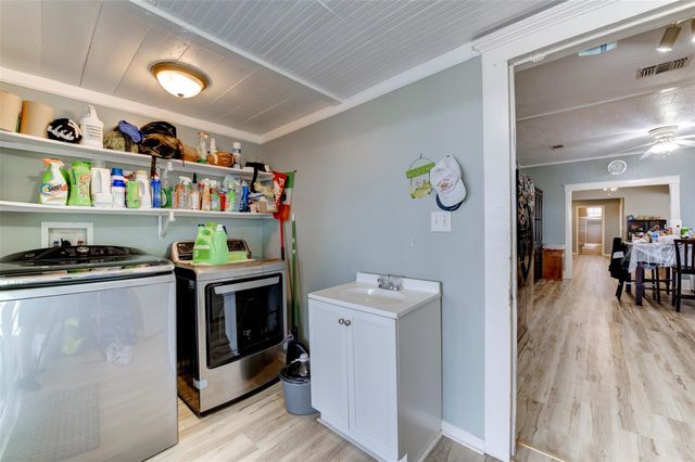 834 County Road 408, El Campo, TX 77437