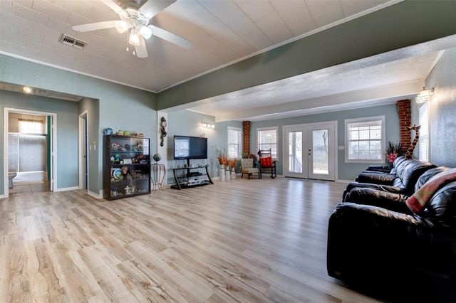 834 County Road 408, El Campo, TX 77437