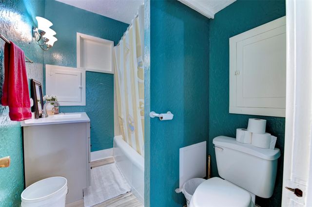 834 County Road 408, El Campo, TX 77437