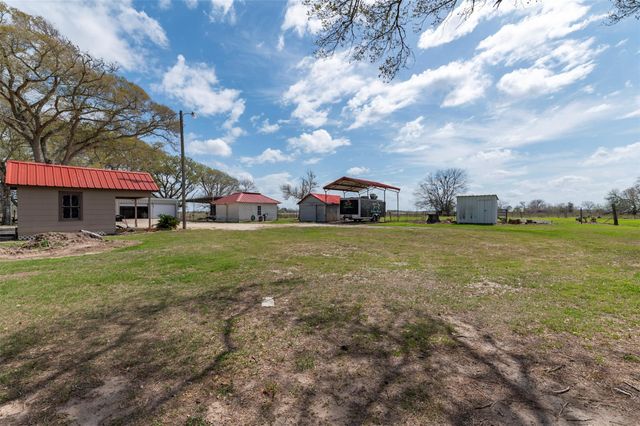 834 County Road 408, El Campo, TX 77437