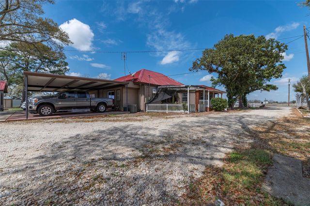 834 County Road 408, El Campo, TX 77437
