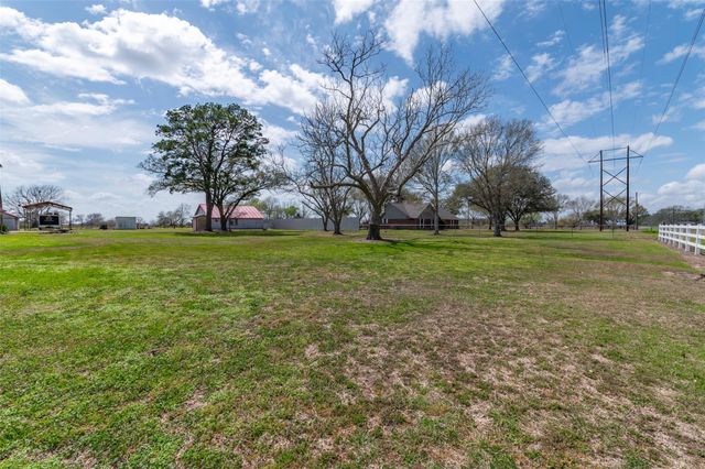 834 County Road 408, El Campo, TX 77437