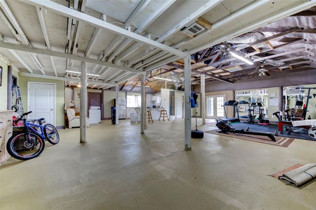 834 County Road 408, El Campo, TX 77437