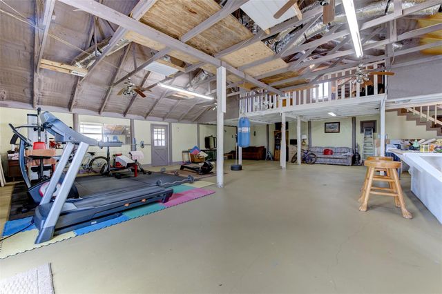 834 County Road 408, El Campo, TX 77437