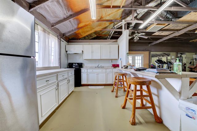 834 County Road 408, El Campo, TX 77437