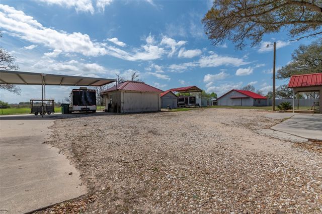 834 County Road 408, El Campo, TX 77437