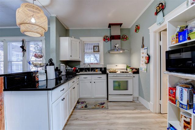 834 County Road 408, El Campo, TX 77437