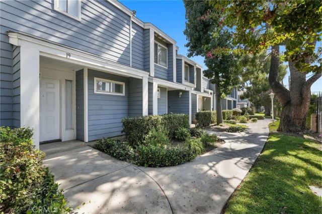 15735 Nordhoff Street 19, North Hills, CA 91343
