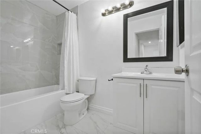 15735 Nordhoff Street 19, North Hills, CA 91343