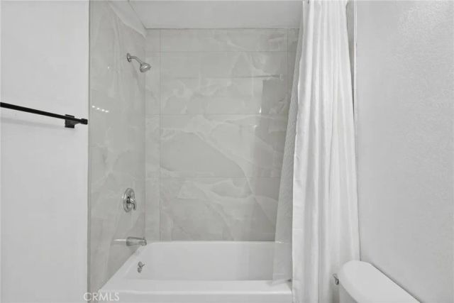 15735 Nordhoff Street 19, North Hills, CA 91343