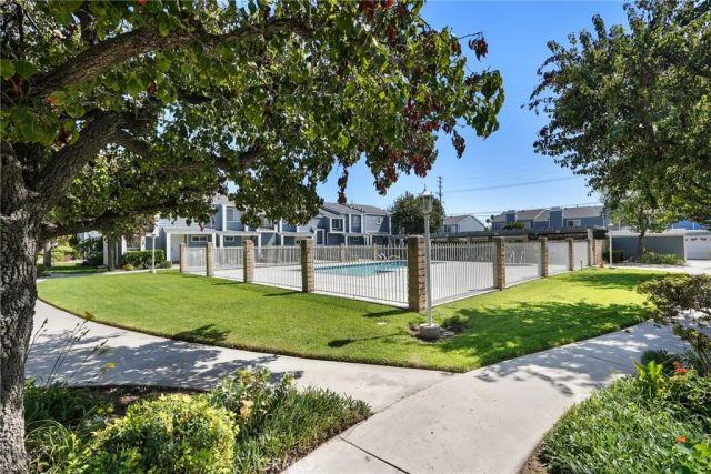 15735 Nordhoff Street 19, North Hills, CA 91343