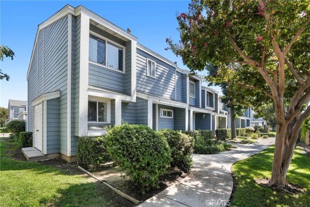 15735 Nordhoff Street 19, North Hills, CA 91343