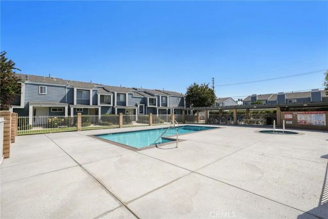 15735 Nordhoff Street 19, North Hills, CA 91343