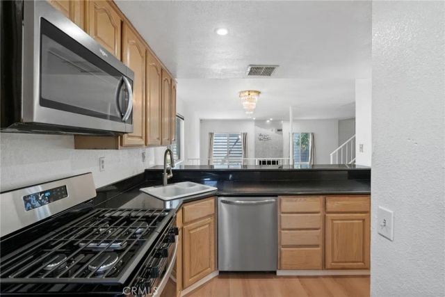 15735 Nordhoff Street 19, North Hills, CA 91343