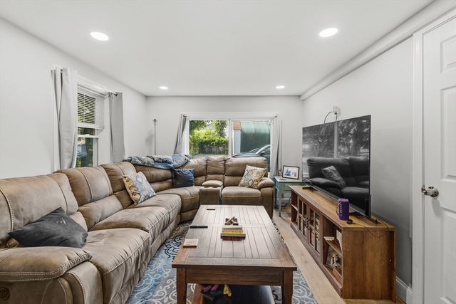 27-R Monroe St, Taunton, MA 02780