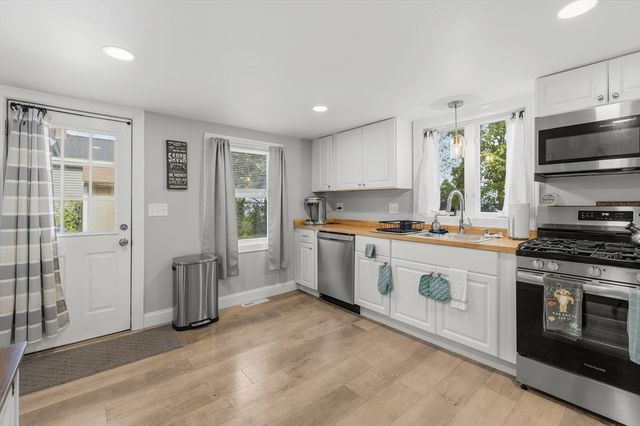 27-R Monroe St, Taunton, MA 02780