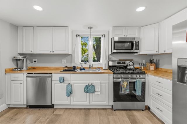 27-R Monroe St, Taunton, MA 02780