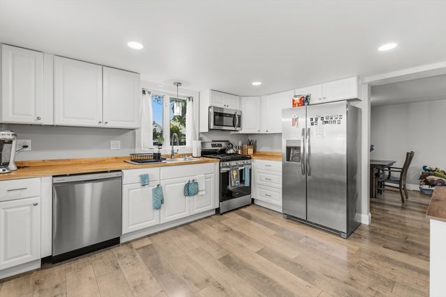 27-R Monroe St, Taunton, MA 02780