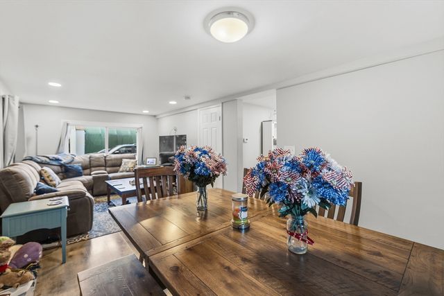 27-R Monroe St, Taunton, MA 02780