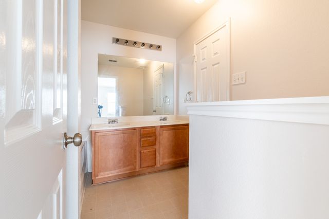 959 Heather Street, Burleson, TX 76028