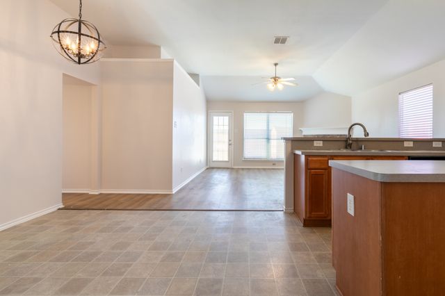 959 Heather Street, Burleson, TX 76028