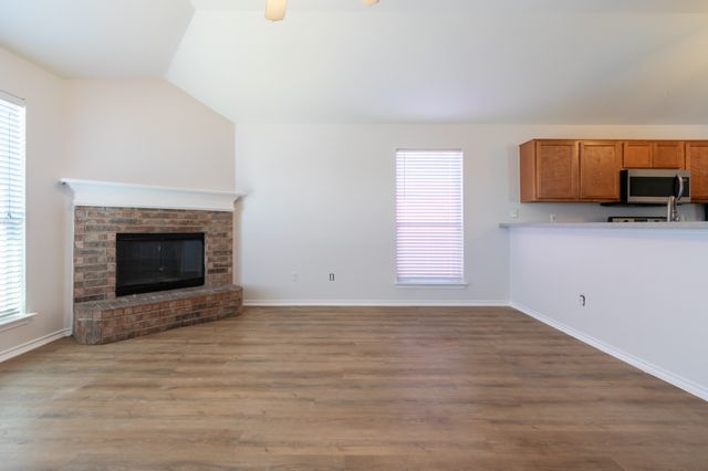 959 Heather Street, Burleson, TX 76028