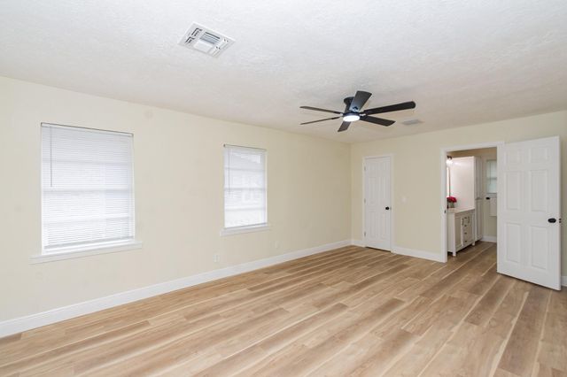 1318 Meadow Lark Street, Deer Park, TX 77536